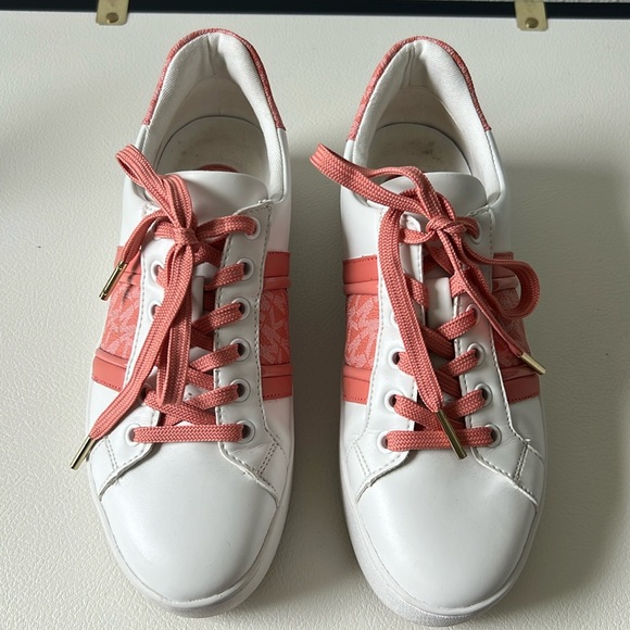 Michael Kors Sneakers - Picture 1 of 7